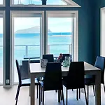 10 Person In Feriehus Brattvåg
