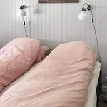 10 Person In Brattvåg