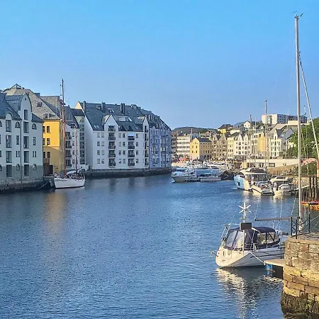 Iv Brattvåg