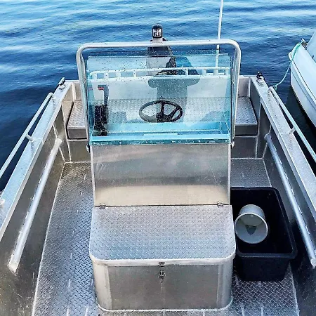 10 Person In