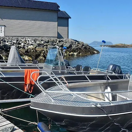 10 Person In * Brattvåg