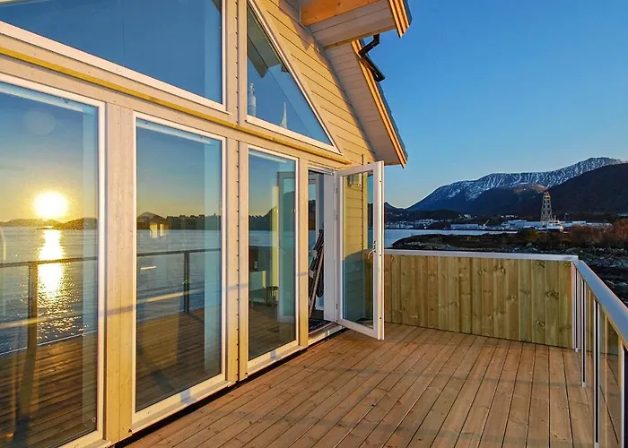 Holiday home 10 Person In Brattvag