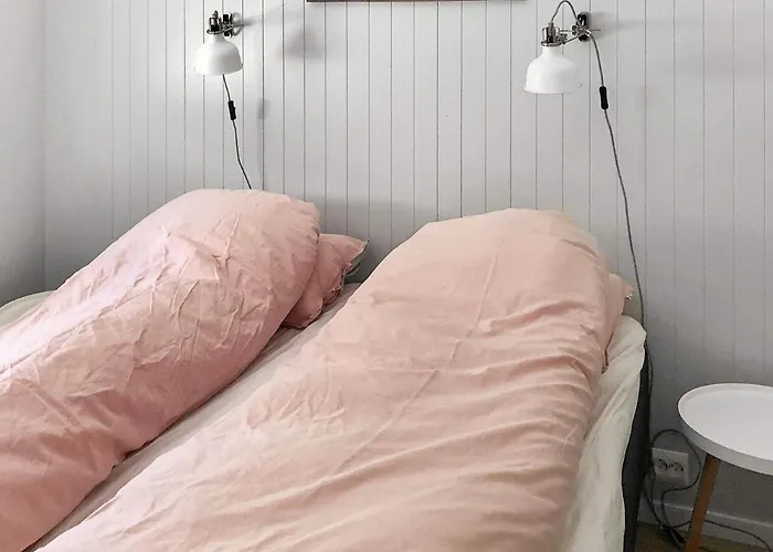 10 Person In Brattvåg