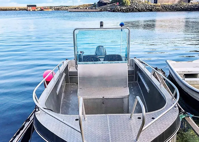 10 Person In Vakantiehuis Brattvåg
