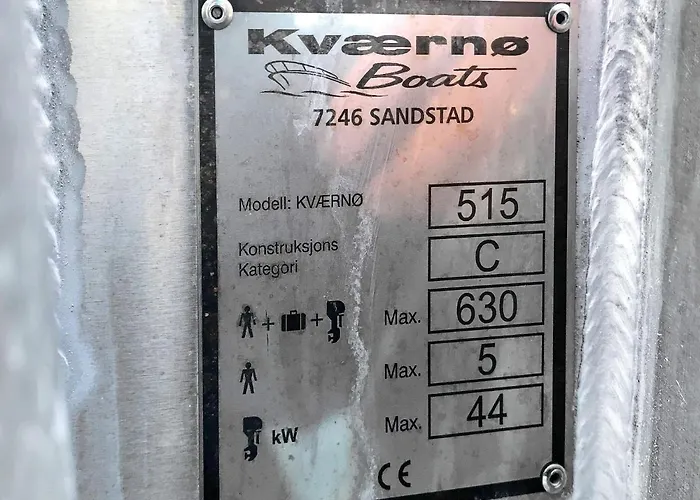 10 Person In Brattvåg